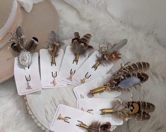 Upcycled casing Hat Pins with feathers and dried flowers. Hat Accessory/ Western wedding Boutonniere / Groomsmen Pin