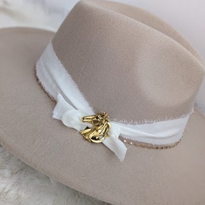 Gold Horse Cowgirl Hat Pins!  Update your favorite western hat with a beautiful Horse Brooch . Hat Accessory/Western Brooch