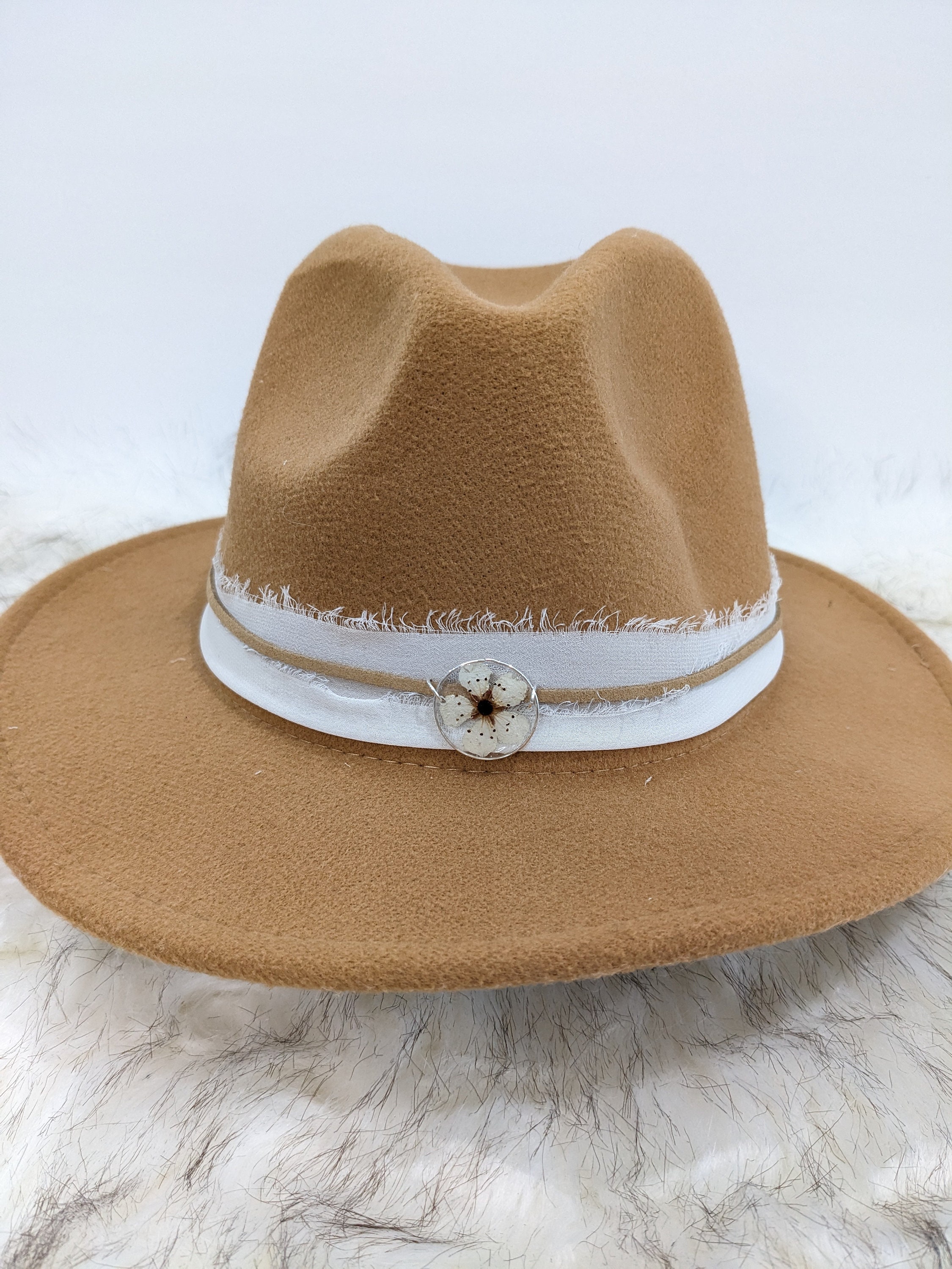 2196 Chain Hat Band Gold Plated Hatband Pretty Flower Concho Adjustable Size TAN - CHAIN BAND FEDORA HAT – Beauty & Blossom Boutique EP main image 4