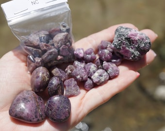 Roher RUBIN Roher SAPHIR Korund Kristalle - Heilender Kristall - Sechseckig vom Madagaskar Wurzel Chakra