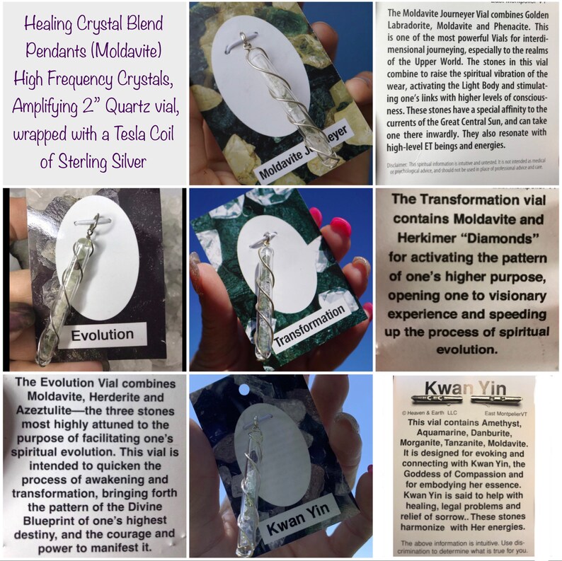 Puede incluir: Cuatro viales de vidrio que contienen diferentes cristales, cada uno envuelto en alambre de plata y suspendido de una cadena de plata. Los viales est&aacute;n etiquetados como "Evoluci&oacute;n", "Transformaci&oacute;n", "Kwan Yin" y "Viajero de Moldavita". Cada etiqueta incluye una descripci&oacute;n de los cristales y sus propiedades.
