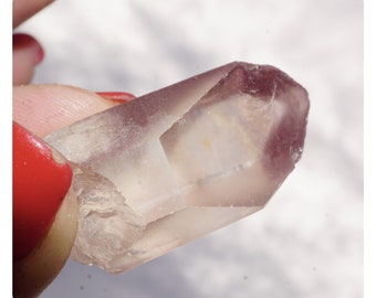 Raw LITHIUM QUARTZ Point - Clear Quartz with Lithium ~ This Healing Crystal comes in 4 Sizes 3-22grams
