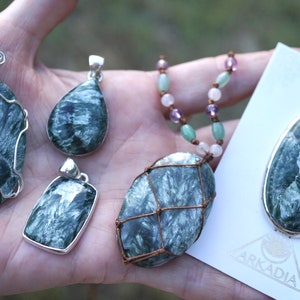 Green SERAPHINITE Pendant ~ 925 Sterling Silver ~ Polished Seraphinite Macrame Necklace - This Healing Crystal mineral chlorite L286