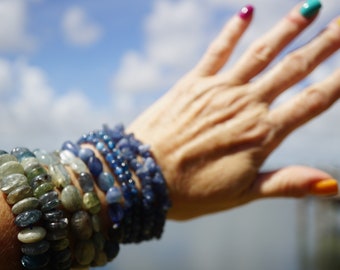 BLUE KYANITE Bracelet 7 inch beaded chip - w Black Tourmaline - This Healing Crystal can increase Telepathy - Brazil B#19