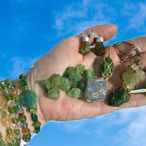 Green PERIDOT Jewelry - Green Olivine - Loose Tumbled Peridot ~ Natural Peridot Gemstone ~ Peridot Pendants ~ Healing Magnisium Crystal L50