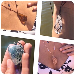 Pu&ograve; includere: Quattro diverse collane di cristallo con avvolgimenti in corda di canapa. I cristalli sono trasparenti, marroni, verdi e rosa. Le collane sono esposte sui petti delle persone.