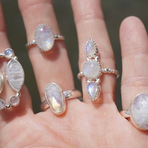 Natural Moonstone Ring, silver moon stone ring, blue moonstone jewelry, blue flash, healing stone ring - White Moonstone 925 Silver image 3