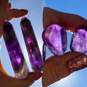 Tumbled Brandberg AMETHYST Fire Mountain in Africa - Violet Flame Amethyst - Fluorescent Purple Amethyst Healing Crystal L70