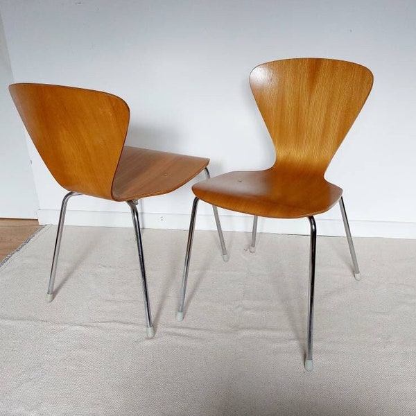 Two chairs Arne Jacobsen style, Mcm dinning chairs  Arne Jacobsen / Fritz Hansen style, Danish dinning chairs pair