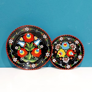 Platos de pared de arte popular antiguo, cerámica de pared húngara antigua, platos de pared decorativos pintados a mano, cerámica de arte de pared colorida