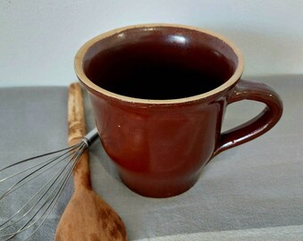 Grande tasse en céramique émaillée marron
