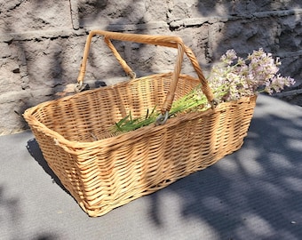 Large wicker basket / gathering basket /  farm handled baskets /  fruit basket tray