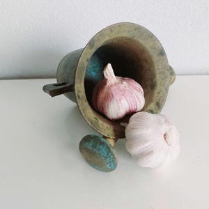 Alter Apothekermörser und Pistill, Bronzemörser und Pistill aus dem späten 19.Jahrhundert, Antiker kleiner Messingmörser und Pistill