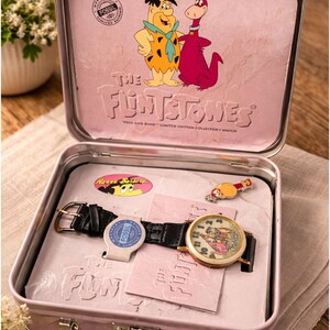 Vintage 1993 Fossil The Flintstones Fred Limited Edition Watch Box Set s-l400.jpg main image 4