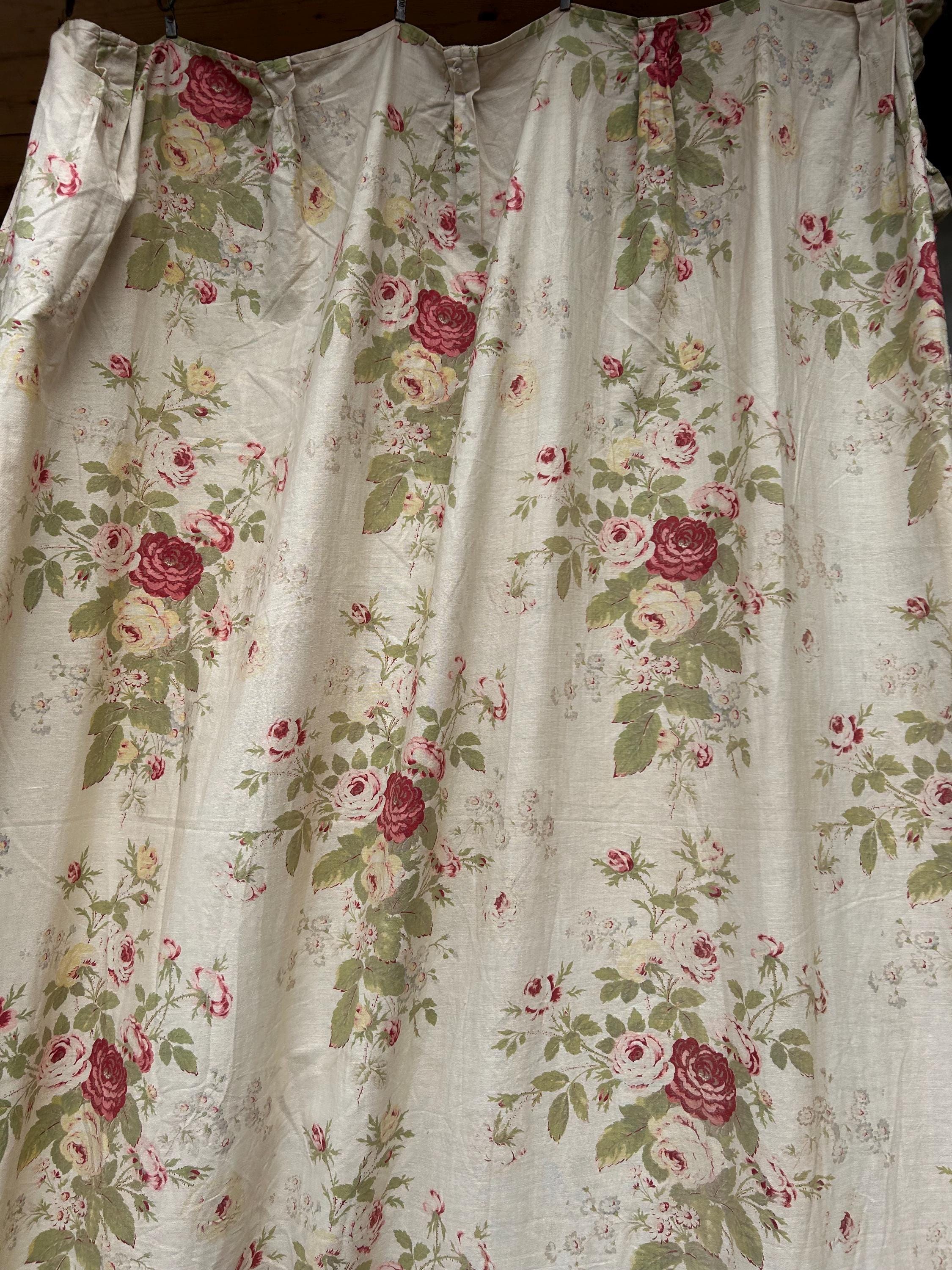 ヴィンテージの大きな素晴らしい色褪せたフランスの花柄ブーケカーテン