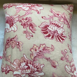 Beautiful  faded timeworn antique French c1900 cretonne toile indienne Period design cotton panel 33”/52”