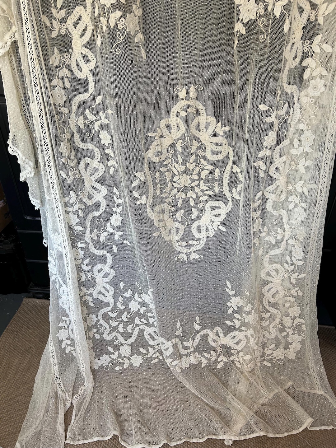 アンティークチュールレースパネル: c1880 シャトー刺繍ボイル、60x78