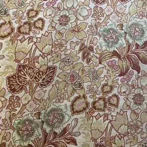 Antique French Linen Fabric c1900: Floral Toile Panel (30&quot;x40&quot;)