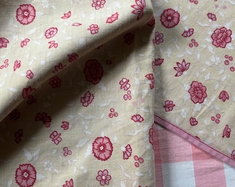 Bonitos rosas Antiguo c1920 ligeramente descolorido recuperado tejido floral francés descolorido tissu ”cortador proyectos 38/120cms