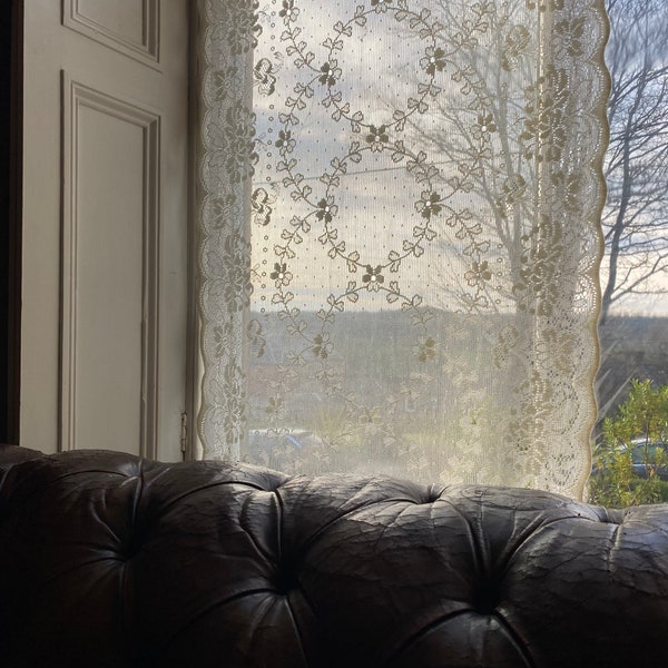 Beautiful Vintage Country Cottage Cotton curtain lace panelling yardage 27” wide design stylish