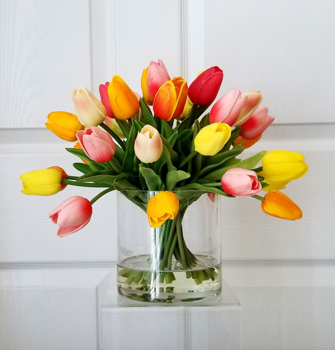 Centro de mesa con flores de tacto real: arreglo floral artificial en  naranja y rojo, arreglo floral artificial de seda, tulipanes rosados,  tulipanes ..., image size:1080x1126