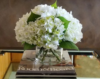 White SILK Hydrangea Arrangement-Modern Farmhouse Decor-Flower Arrangement-Silk Green/White flowers-Flowers-Silk Arrangement-Tabel Decor