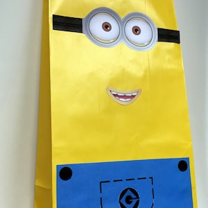 Minion Despicable me inspired idea for kids birthday Party- Build a Minion Favor Bag PRINTABLE Instant Download eyes mouth and overalls