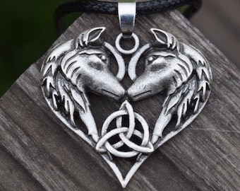 Vintage Double Viking Wolf Animal Celtic Triquetra Knot Pendant Amulet Necklaces Vintage Double Viking Wolf Animal Celtic Triquetra Knot Pendant Amulet Necklaces