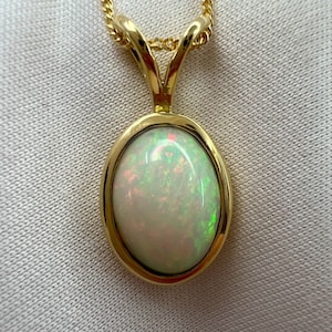 2.61ct Fine White Opal Oval Cabochon 18 Karat Yellow Gold Pendant Necklace