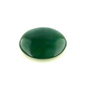 Jadeíta natural verde intenso de grado 'A', con certificación IGI, de 2,26 ct, talla cabujón ovalada.