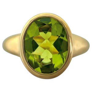 Rare Bvlgari Green Peridot Oval 18k Yellow Gold Signet Style Bezel Rubover Ring