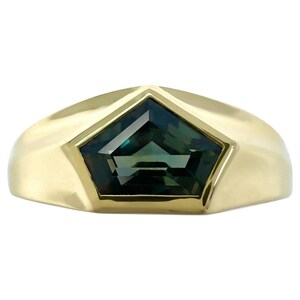 IGI Certified 1.17ct Fancy Untreated Colour Change Sapphire 18k Gold Signet Ring