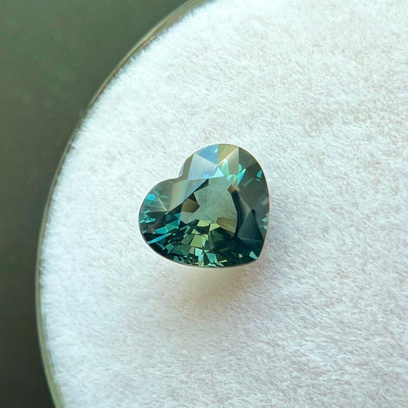 NATURAL 1.05ct UNTREATED Green Blue Sapphire GIA certified unheated heart cut if