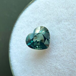 NATURAL 1.05ct UNTREATED Green Blue Sapphire GIA certified unheated heart cut if