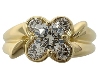 Rare Vintage Van Cleef & Arpels Round Diamond 18k Yellow Gold Flower Onbell Ring