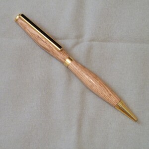 Gebogener SlimLine Kugelschreiber