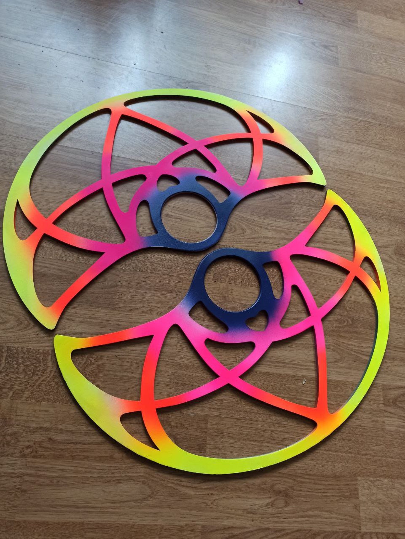 Flourescent spin fans for performance Mandala