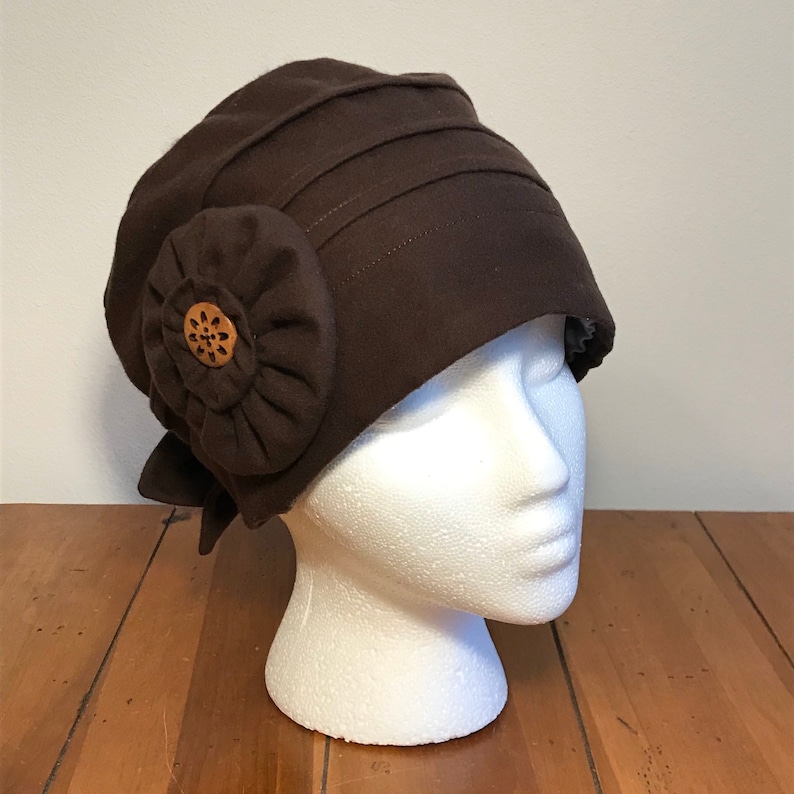 Espresso Brown 1920/'s Style Cloche Flapper Hat Flower Appliqu\u00e9 Downton Abbey Flannel Cotton Winter Spring Fall 21-22 Head Size
