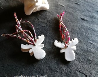 Décorations Noël têtes de rennes en porcelaine, décorations sapin, petits sujets Noël céramique et liberty à suspendre, cadeau Noël