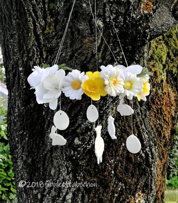 Couronne Pâques, Couronne Porcelaine et Fleurs Textiles, Couronne Printemps, Suspension Florale, Sus