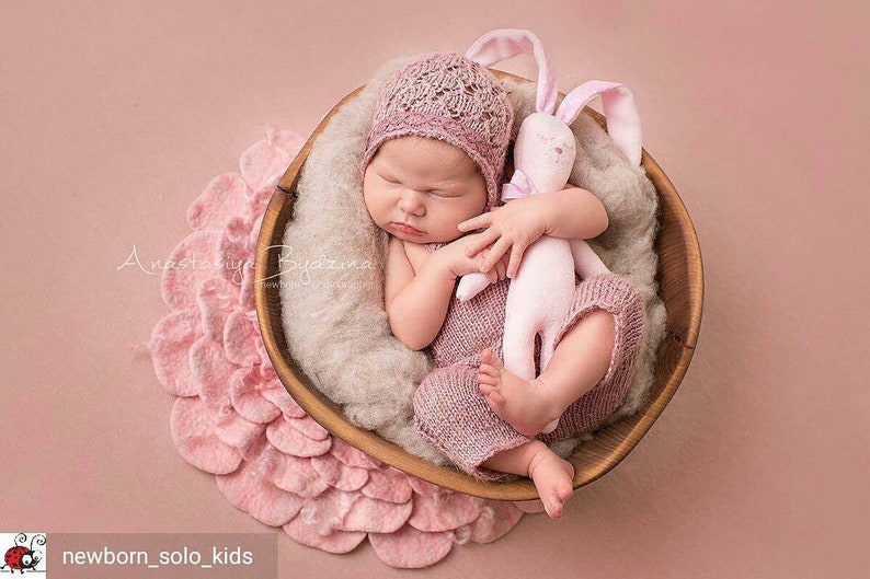 Merino wool blanket baby photo prop Flower backdrop Newborn photo prop girl Wool felt flowers Newborn blanket prop photography