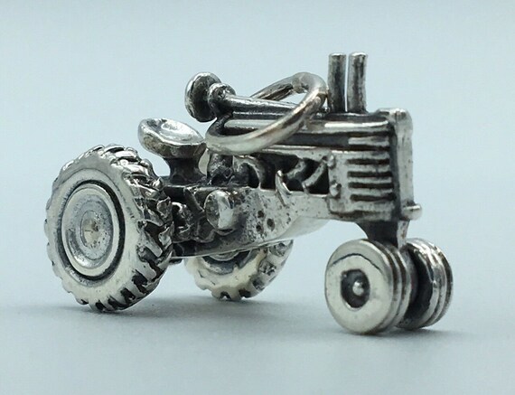 Vintage Jewelry Supply JHS301-3633 20PCS or 50PCS Farm Charm Antique Silver TRACTOR Charm Pendant 15X20mm Tibetan Silver Tone