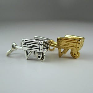 KRUIWAGEN CHARME, zilveren kruiwagen, gouden kruiwagen, cadeau tuinman, cadeau tuinier, sterlingzilver, bedel, ketting, hanger, armband