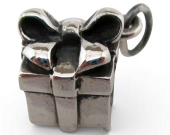 Sterling Silver Gift Wrapped Box Charm for Bracelet Present Bow Vintage New