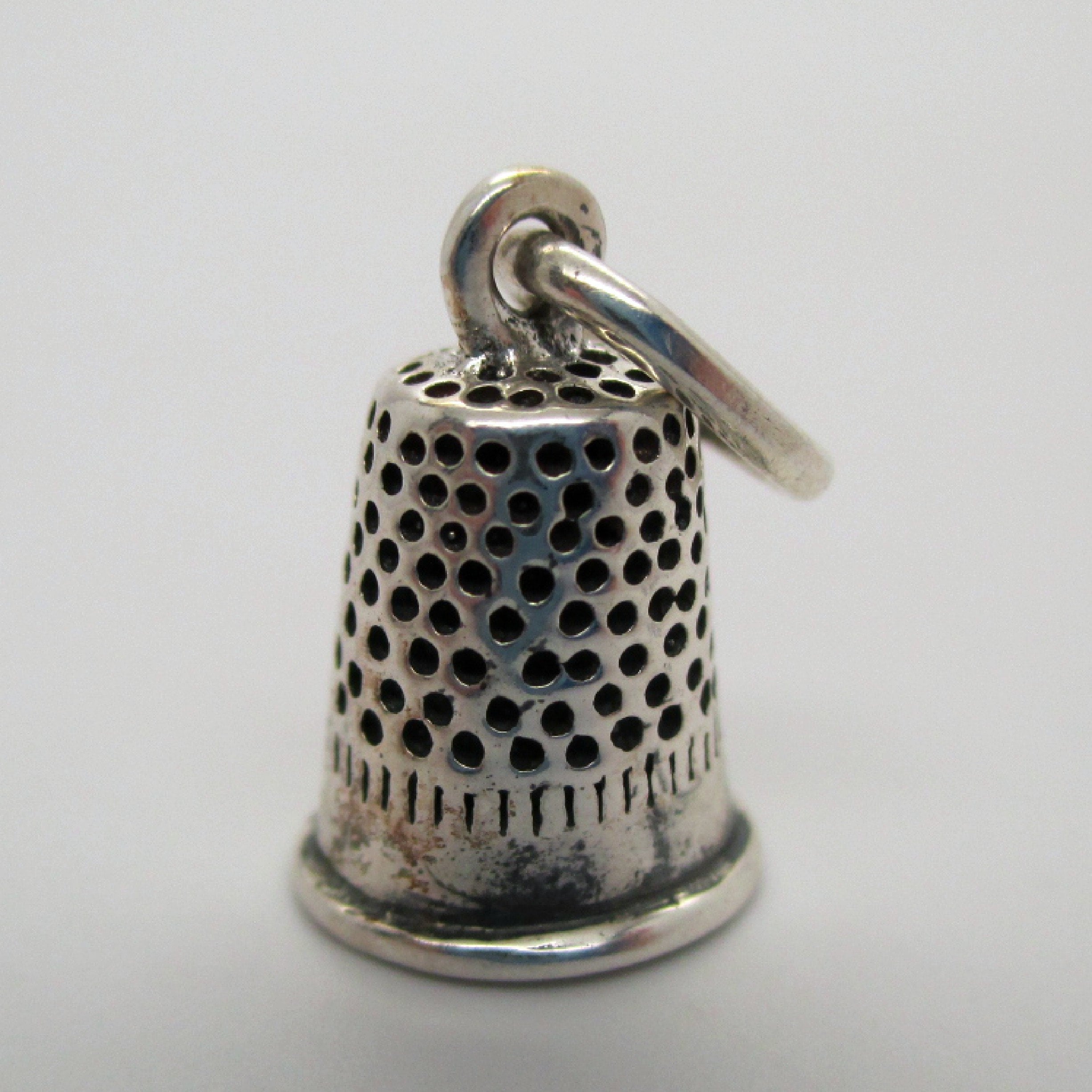 Vintage Sterling Silver Sewing Thimble Size 6 “So Easy” Maker No Monogram.  (N)