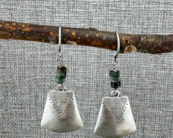 Pendientes colgantes de plata con cuentas: estilo bohemio azteca occidental de 5 cm.