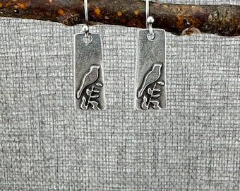 Orecchini pendenti a forma di uccellino in argento: regalo boho per gli amanti della natura