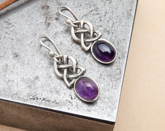 Boucles d’oreilles noeud celtique avec améthyste, boucles d’oreilles en argent sterling avec pierre violette, boucles d’oreilles au design tressé Cadeau minéral puissant pour les femmes