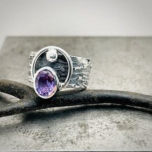 GEMSTONE Ring, AMETHYST Ring, PURPLE Stone Ring, Modernist Sterling Silver Ring, Minimalist Melted Jewelry, Trendy Engagement Gift