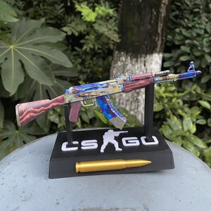 新バージョン CSGO AK47 ケース硬化スキン 1:6スケールレプリカ 小型 AK-47 メタルミニチュアファンアート クリスマスギフト